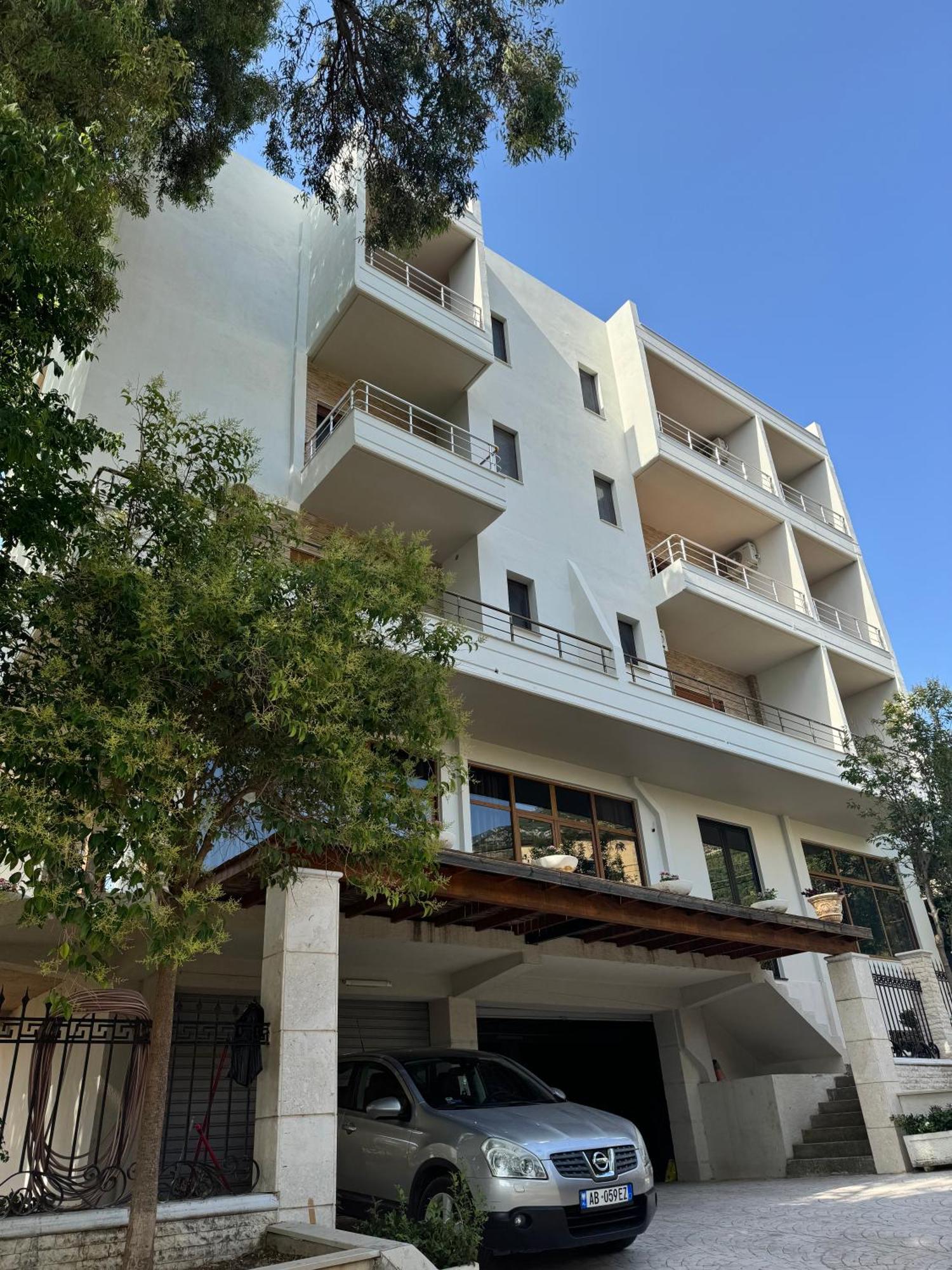 Hotel Erjuma Vlorë Esterno foto