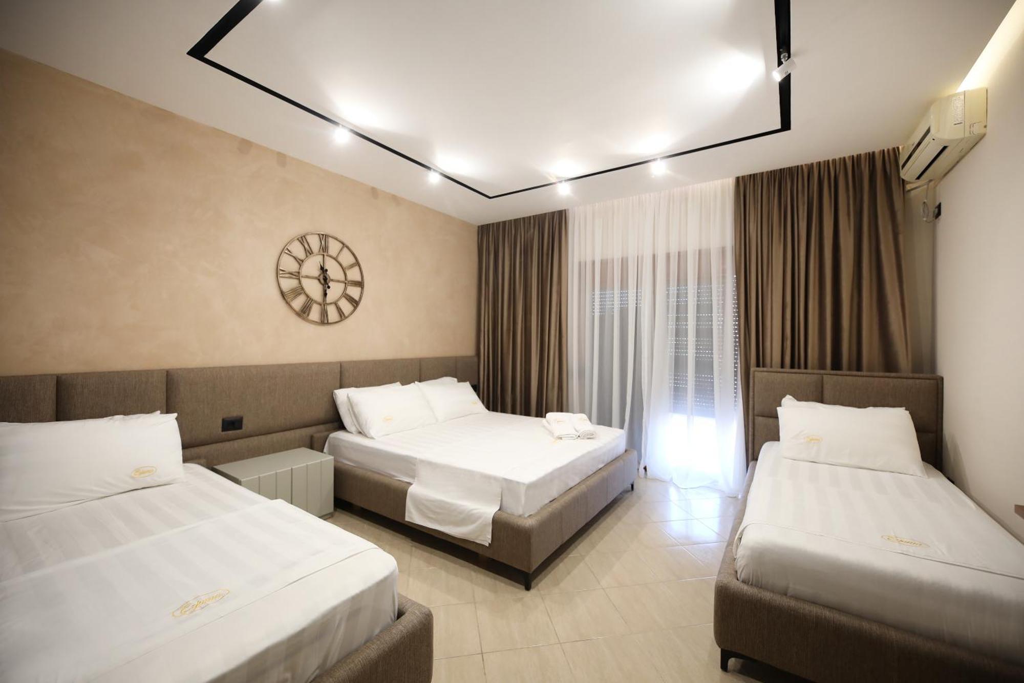 Hotel Erjuma Vlorë Esterno foto