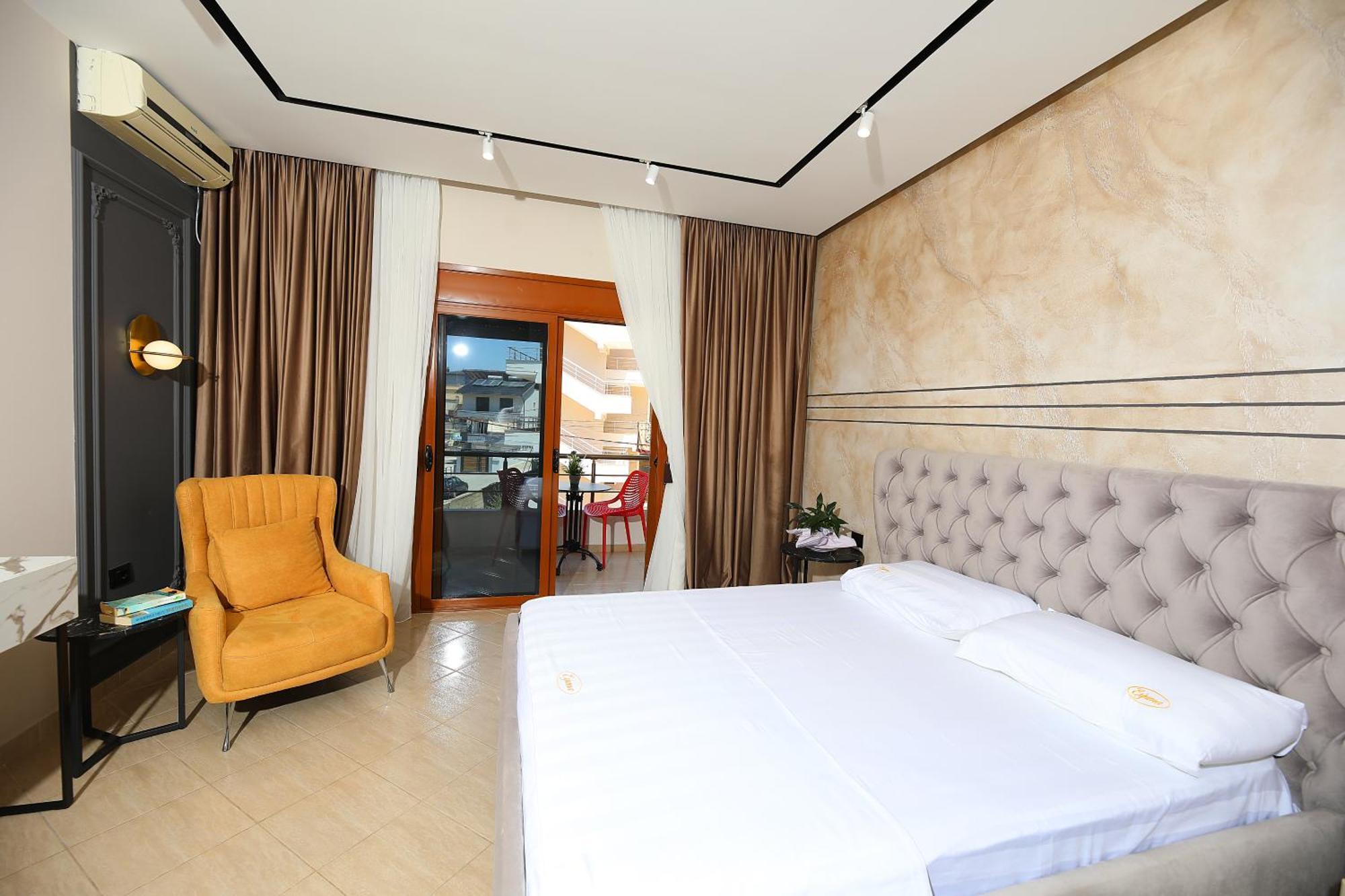 Hotel Erjuma Vlorë Esterno foto