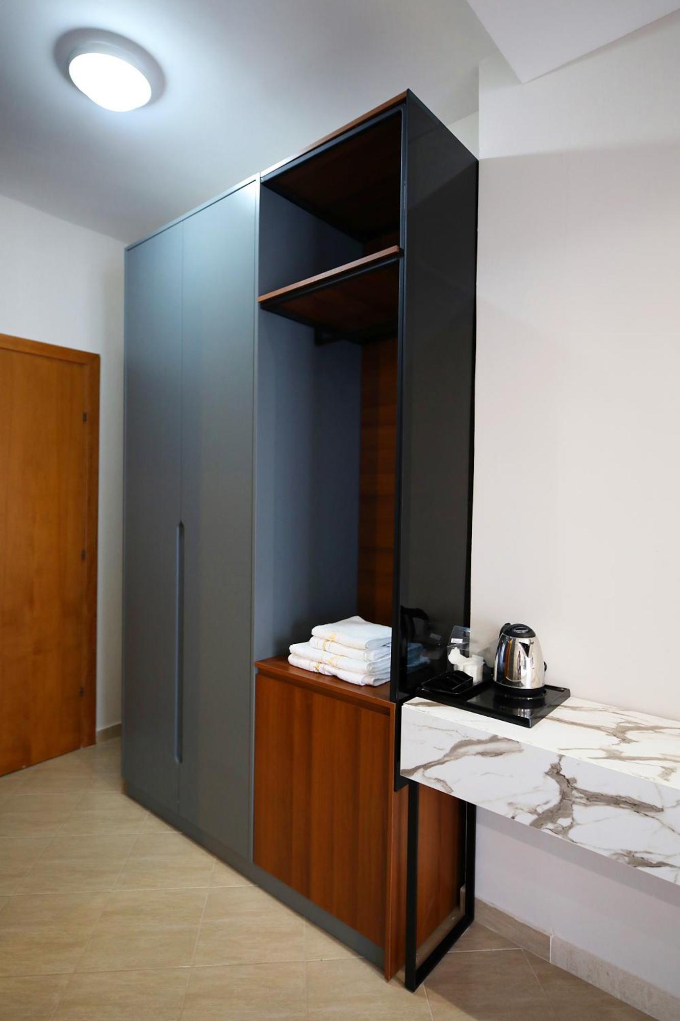 Hotel Erjuma Vlorë Esterno foto